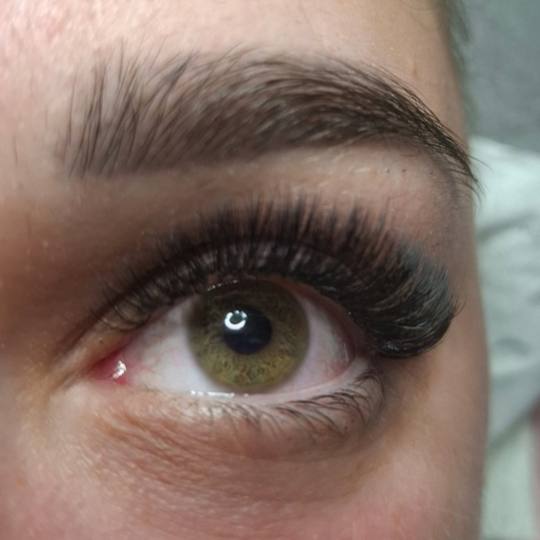 Jasmine beauty #zagreb Nadogradnja trepavica Ugradnja trepavica Lagane i prozračne trepavice koje i