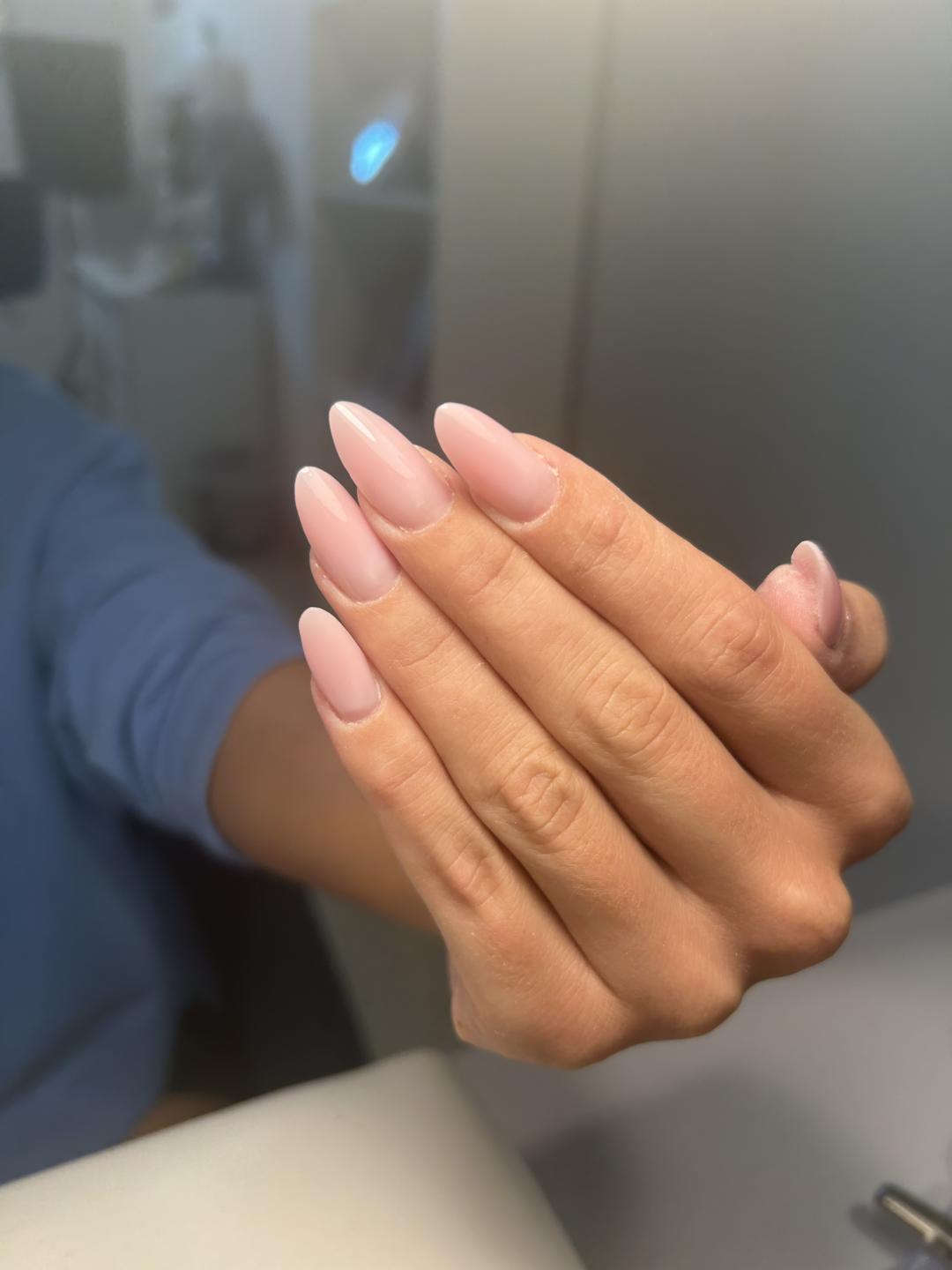LoveGlam beauty studio #zagreb Manikura Ugradnja noktiju - M dužina