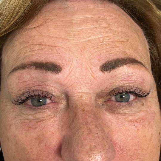 Glow Differently #zagreb Nadogradnja trepavica Ugradnja klasičnih trepavica