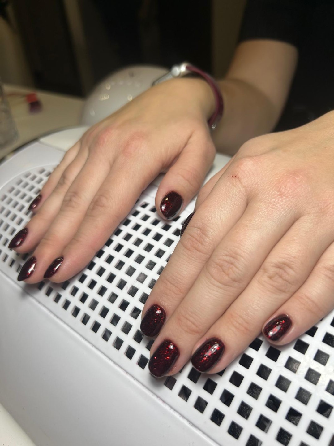 Manikura + trajni lak - Glow Differently, Zagreb Manikura Nokti Manikura, Zagreb, Donji grad - Centar