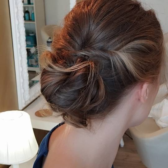 Hairlookboutique #zagreb Svečane i frizure za svadbu Svečana frizura - jednostavna