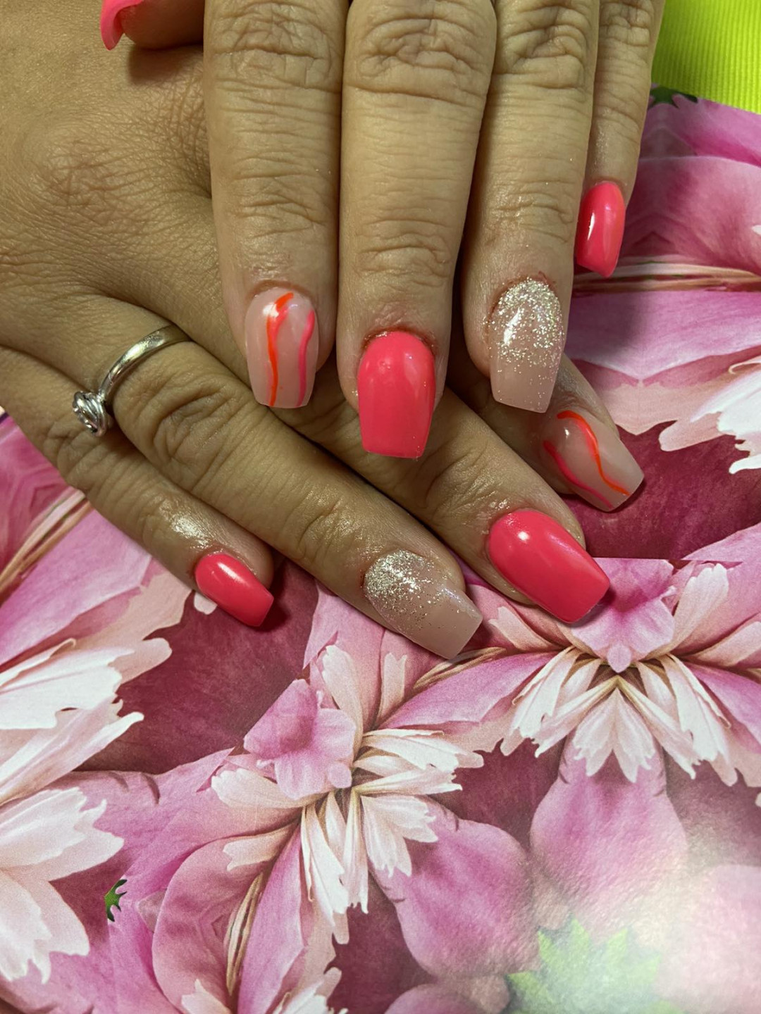 Loops #viskovo Nadogradnja noktiju Ugradnja noktiju gelom - M / L dužina