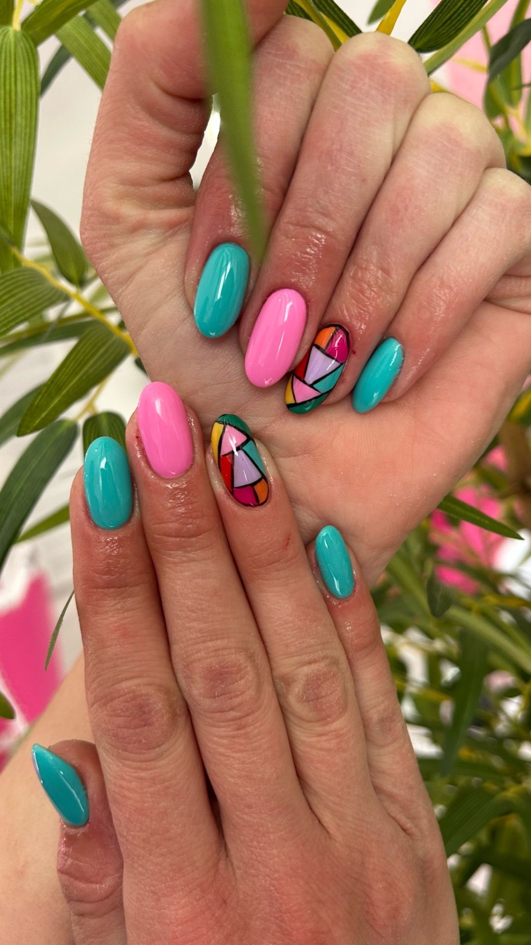 Crtanje po noktu - složeno - Beauty Studio Amina, Zagreb Manikura Nokti Manikura, Zagreb, Gornja Dubrava