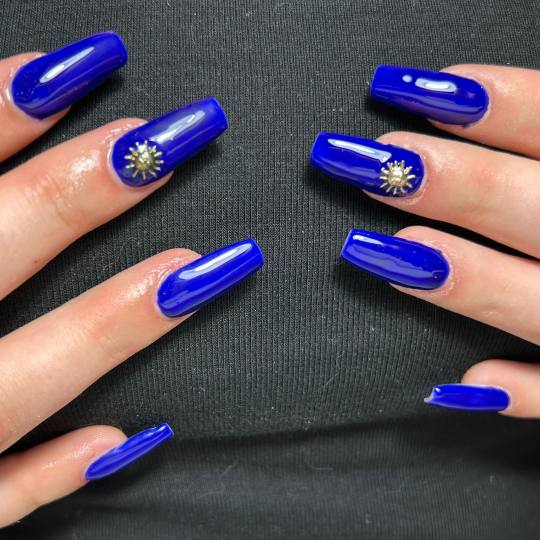 Glow Differently #zagreb Nadogradnja noktiju Ugradnja noktiju - M dužina