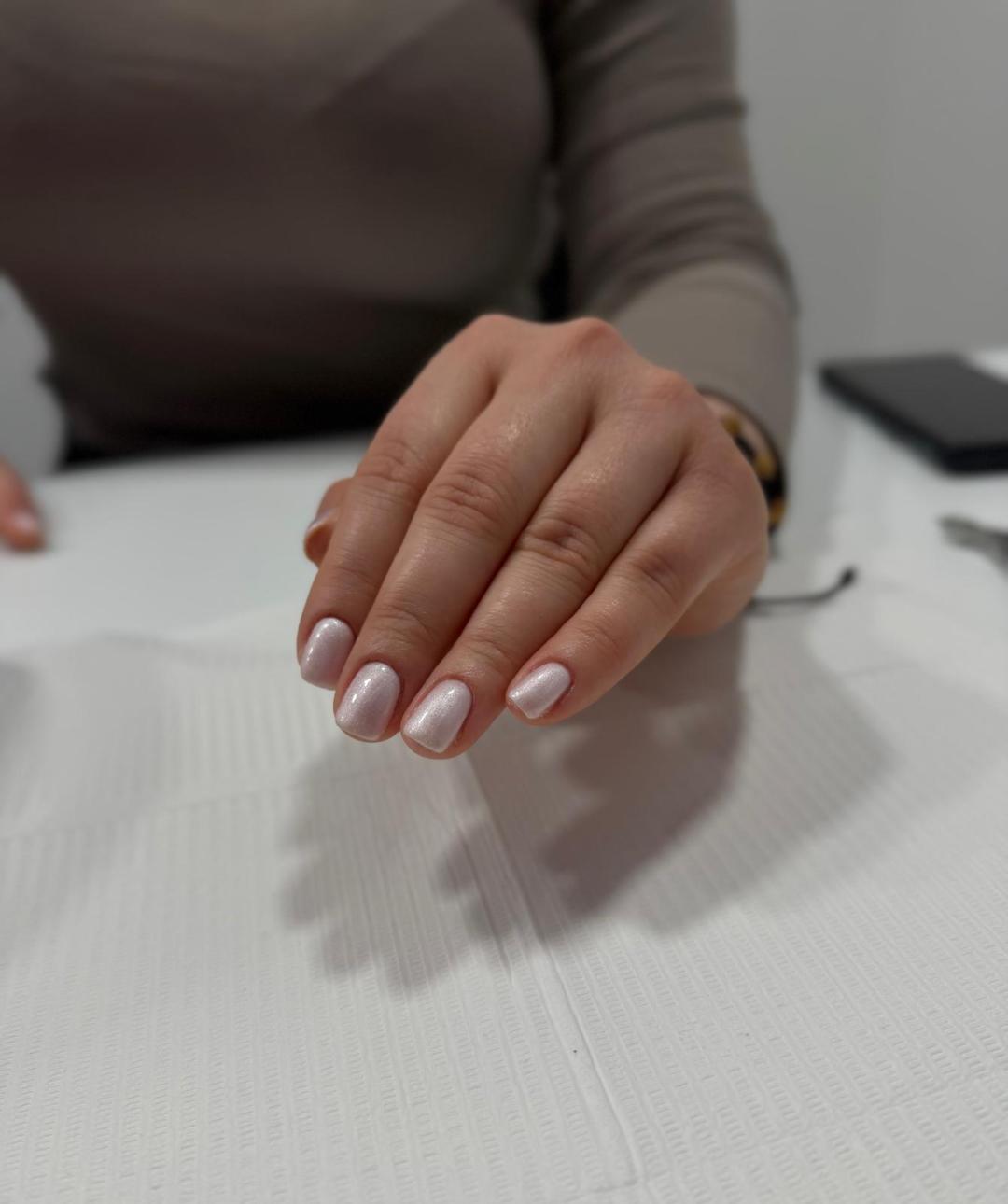 Velvet Aura #zagreb Trepavice Gradivni trajni lak + manikura