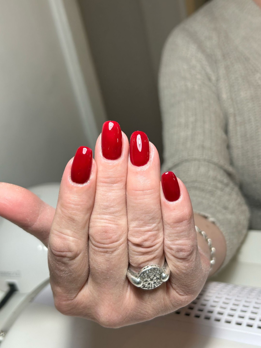 Glow Differently #zagreb Manikura Manikura + trajni lak