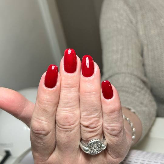 Glow Differently #zagreb Manikura Manikura + trajni lak