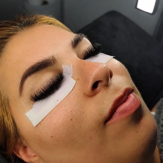 Ina Beauty Studio #rijeka Nadogradnja trepavica Ugradnja volumenskih trepavica - 2D / 5D
