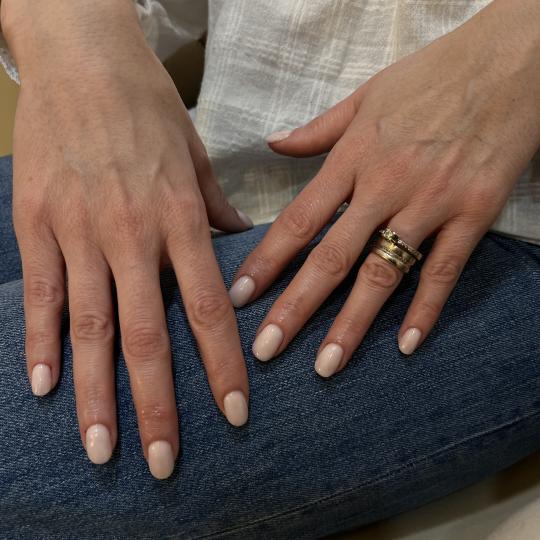 Mia’s Beautique #zagreb Gel lak Comby manikura i gradivni trajni lak -ruke