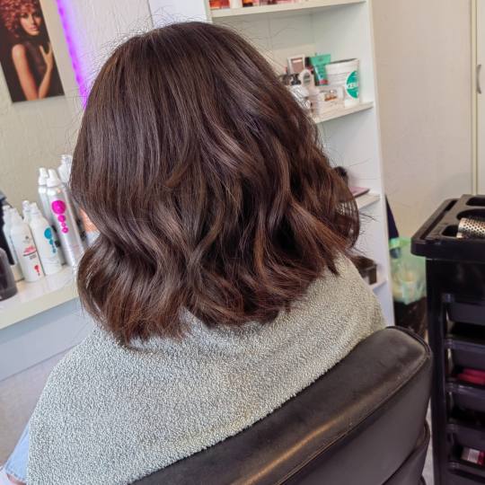 Wikleraj & Frajeraj #zagreb Uvijanje, kovrče i valovi Kovrčanje kose sušilom za kosu - poluduga k