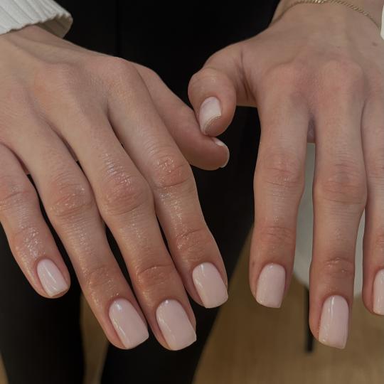 Mia’s Beautique #zagreb Gel lak Comby manikura i gradivni trajni lak -ruke