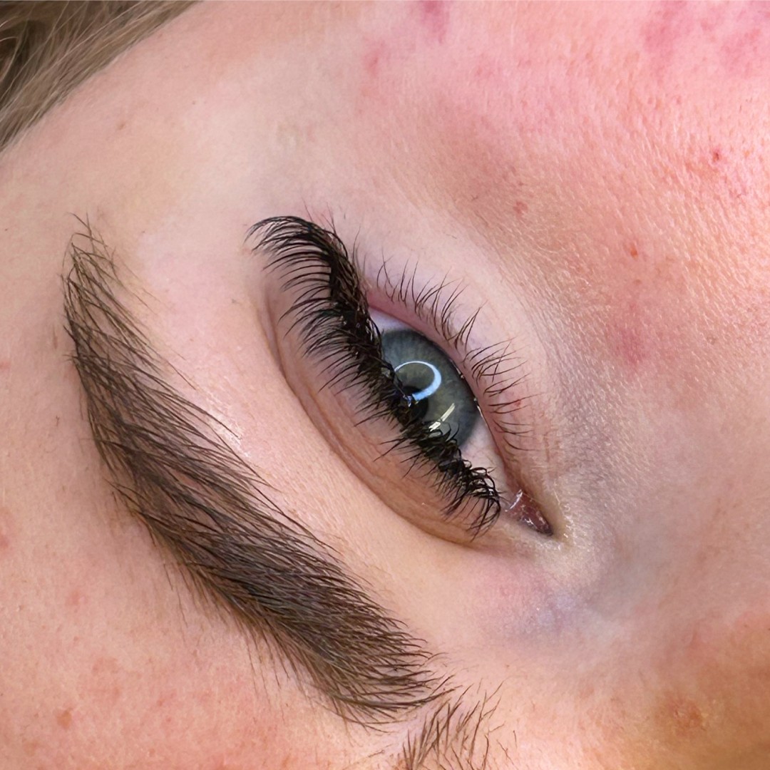 Ugradnja mega volumena - Zen Spot, Zagreb Nadogradnja trepavica Lice Nadogradnja trepavica, Zagreb, Stenjevec