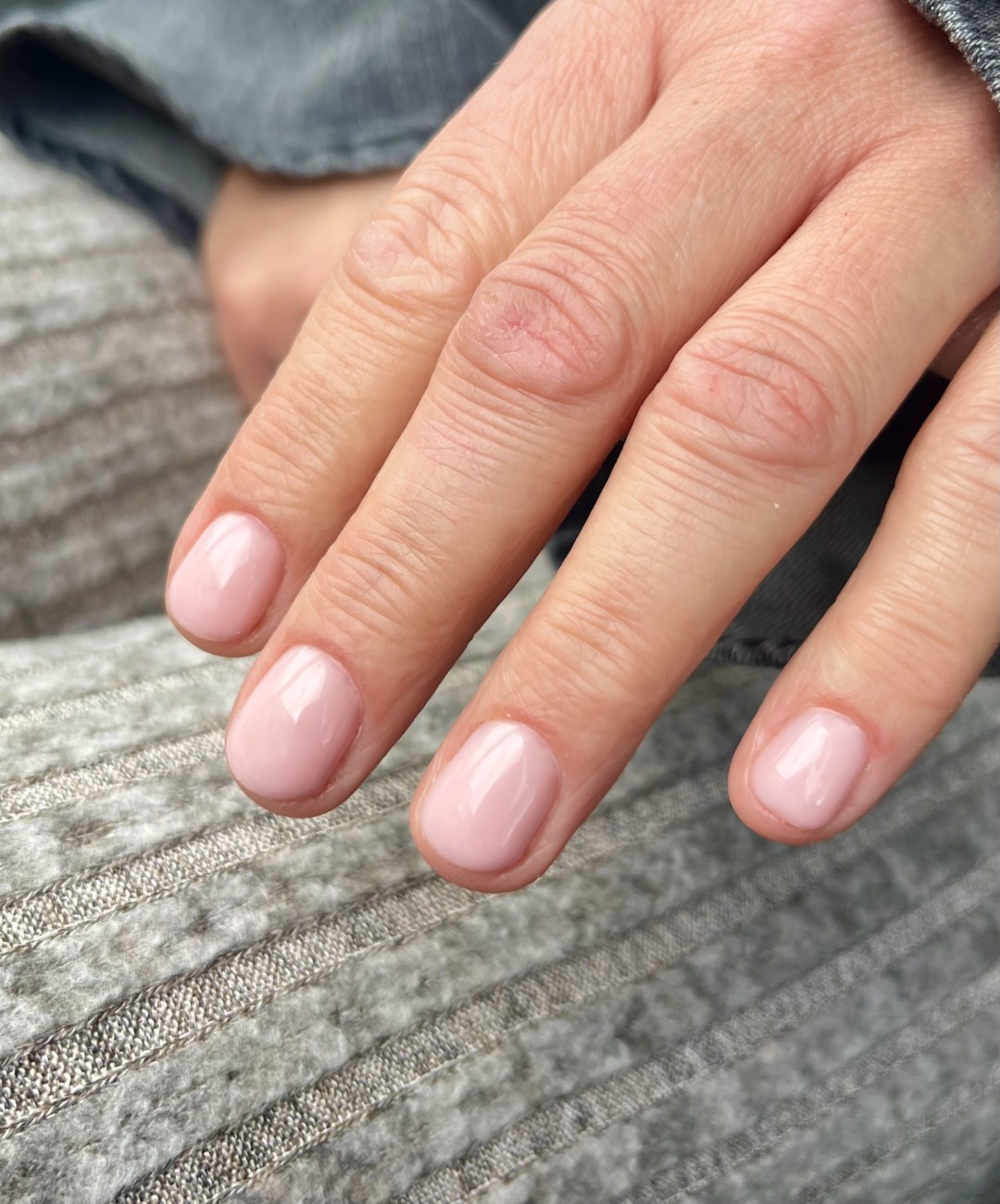 Mia’s Beautique #zagreb Manikura Gradivni trajni lak - ruke