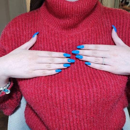 Glow Differently #zagreb Nadogradnja noktiju Ugradnja noktiju - L dužina