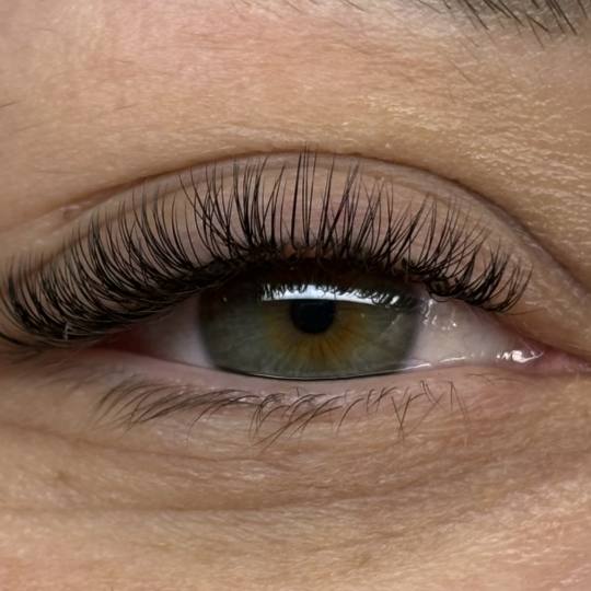 Sis Beauty Room #zagreb Nadogradnja trepavica Ugradnja volumenskih trepavica