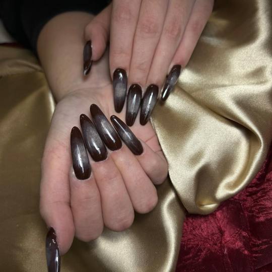 Glow Differently #zagreb Nadogradnja noktiju Ugradnja noktiju - L dužina