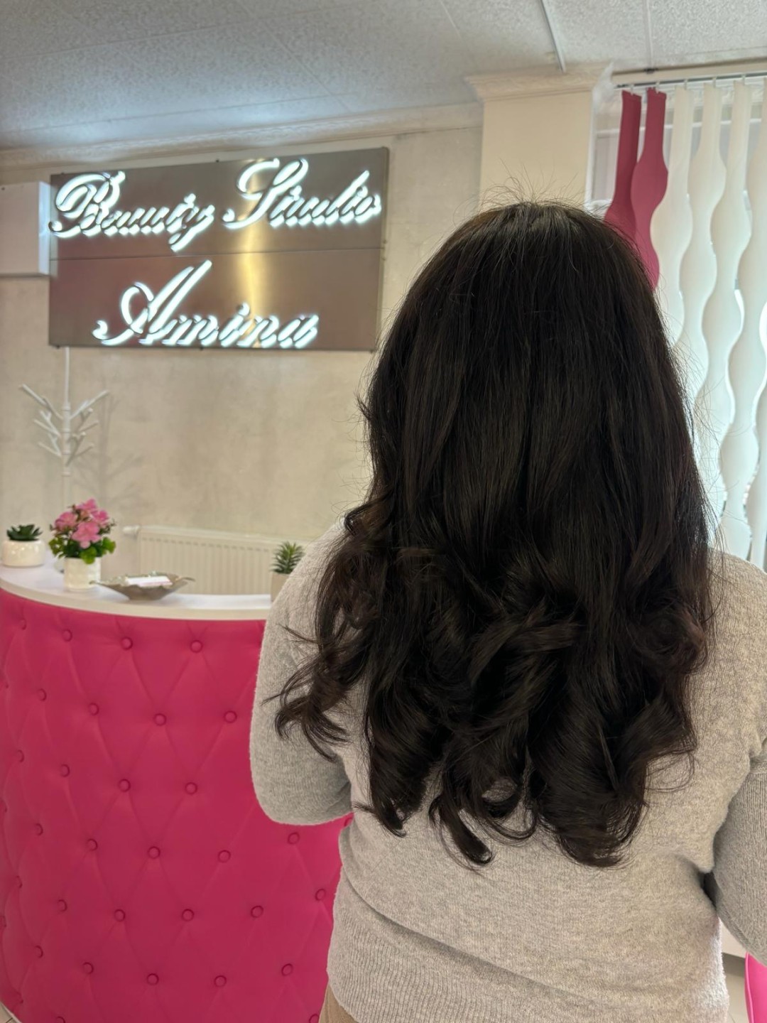 Feniranje na valove / kovrče - duga kosa - Beauty Studio Amina, Zagreb Feniranje i stiliziranje Frizerski saloni Feniranje i stiliziranje, Zagreb, Gornja Dubrava