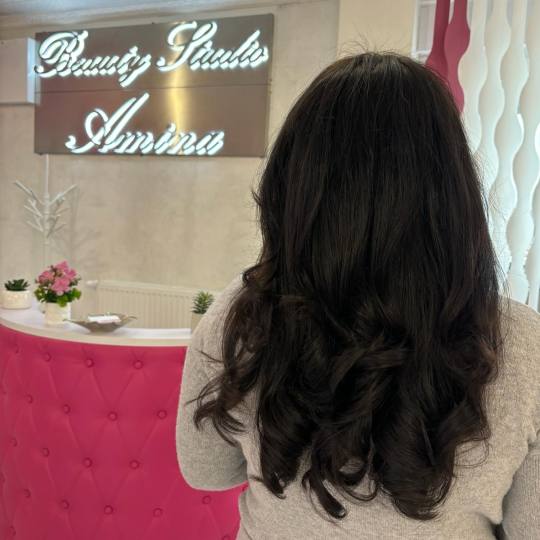 Beauty Studio Amina #zagreb Feniranje i stiliziranje Feniranje na valove / kovrče - duga kosa