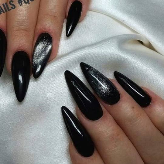 Boba Nail Bar #zagreb Nadogradnja noktiju Ugradnja noktiju - L dužina L dužina stileto oblik, magn