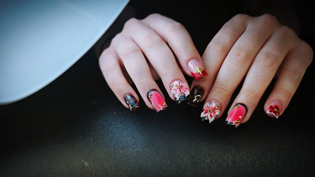 TINA NAIL ART STUDIO #velika-gorica Nadogradnja noktiju Ugradnja noktiju - M dužina