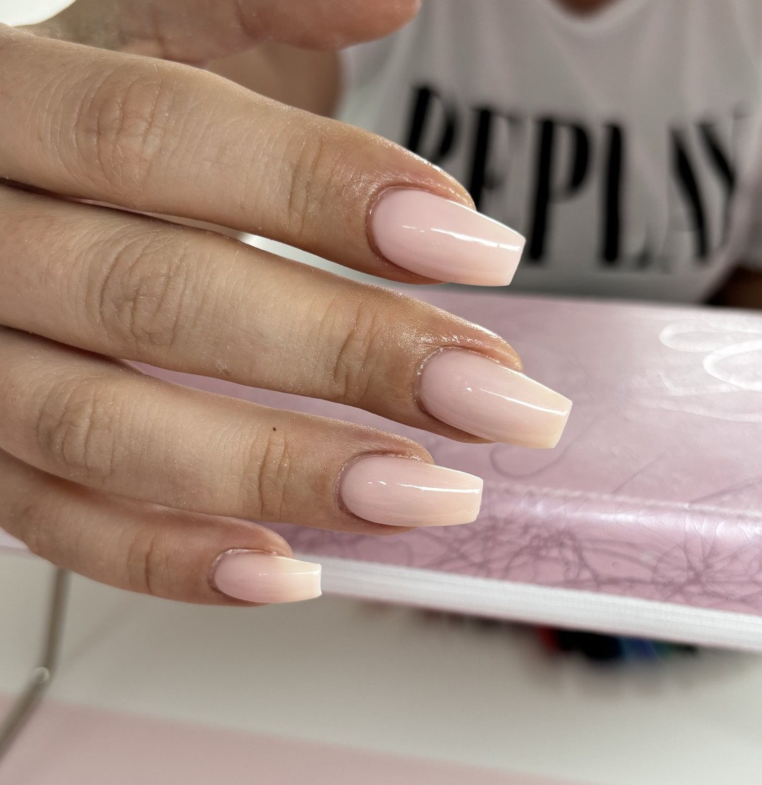 Doll House #zagreb Nadogradnja noktiju Nadopuna noktiju - L dužina