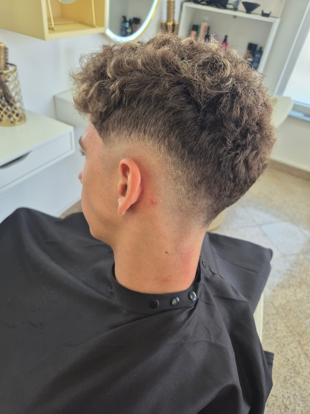 Muško stilističko šišanje - fade / buzz - Beauty Box Studio, Osijek Muško šišanje Muški frizeri Muško šišanje, Osijek, Centar