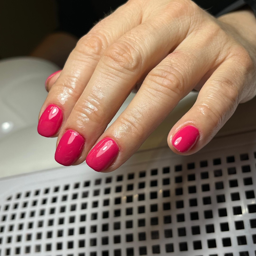 Manikura + trajni lak - Glow Differently, Zagreb Manikura Nokti Manikura, Zagreb, Donji grad - Centar