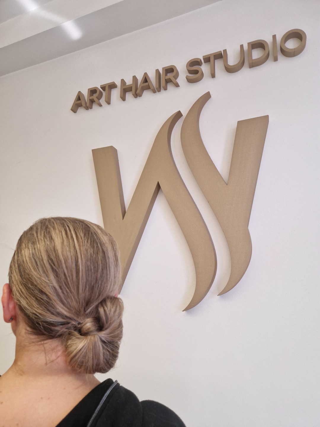 Frizerski salon W #zagreb Svečane i frizure za svadbu Svečana frizura - duga kosa