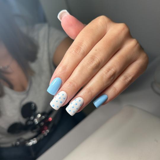 LoveGlam beauty studio #zagreb Manikura Ugradnja noktiju - M dužina