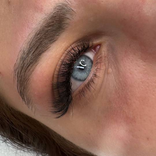 MOELL beauty #zagreb Nadogradnja trepavica Ugradnja volumenskih trepavica