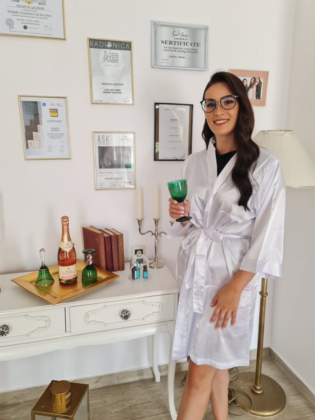 Queen tretman - Hairlookboutique, Zagreb Njega i ojačavanje kose Frizerski saloni Njega i ojačavanje kose, Zagreb, Novi Zagreb – zapad