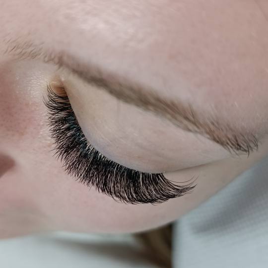 Ivy's Beauty Studio & Academy #zagreb Trepavice Ugradnja trepavica - volumen