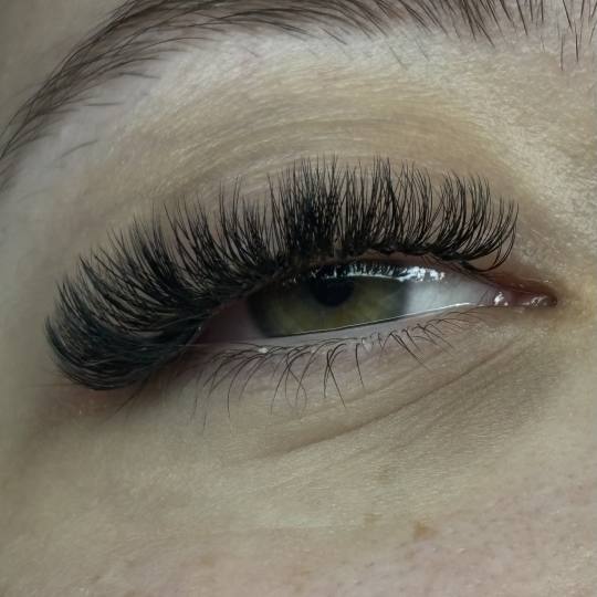 Sis Beauty Room #zagreb Nadogradnja trepavica Ugradnja volumenskih trepavica