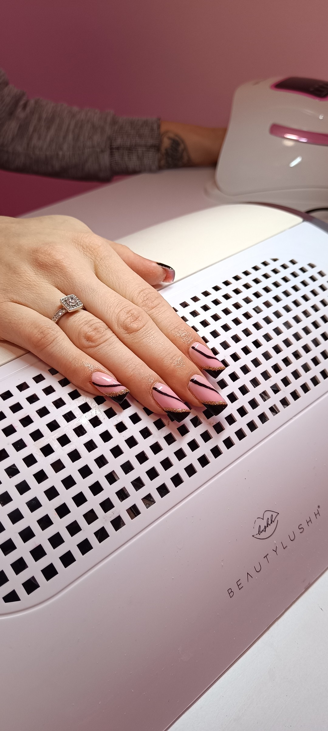 Nail Studio K #rijeka Nadogradnja noktiju Korekcija gela - M / L dužina