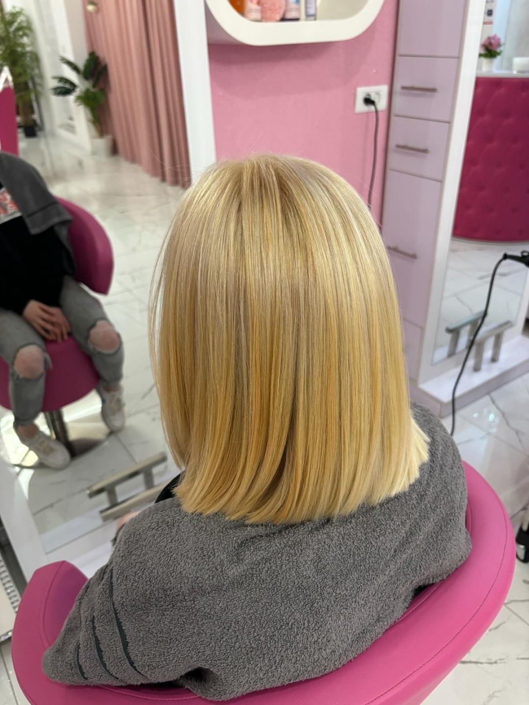 - Beauty Studio Amina, Zagreb Pramenovi Frizerski saloni Pramenovi, Zagreb, Gornja Dubrava