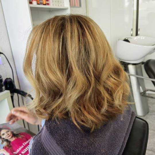 Wikleraj & Frajeraj #zagreb Uvijanje, kovrče i valovi Kovrčanje kose sušilom za kosu - poluduga k