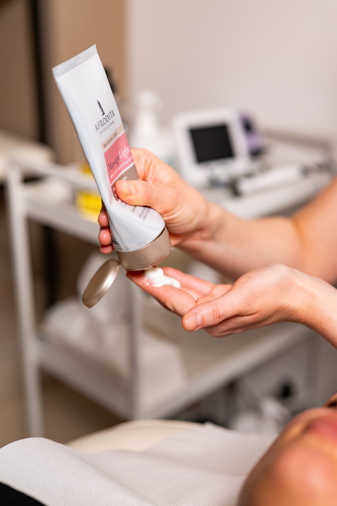 In Statera #zagreb Masaža lica Deep lifting masaža lica + tretman radiofrekvencijom