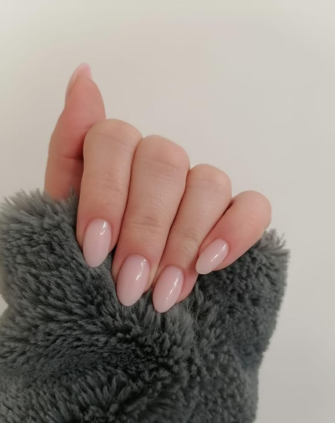 Nails by Monique #zagreb Ojačavanje noktiju Gel na prirodne nokte - M dužina