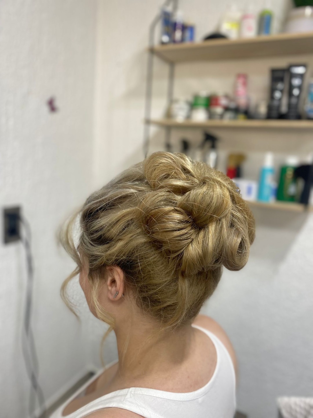 Studio Lara #velika-gorica Svečane i frizure za svadbu Svečana frizura polukopčana - duga kosa