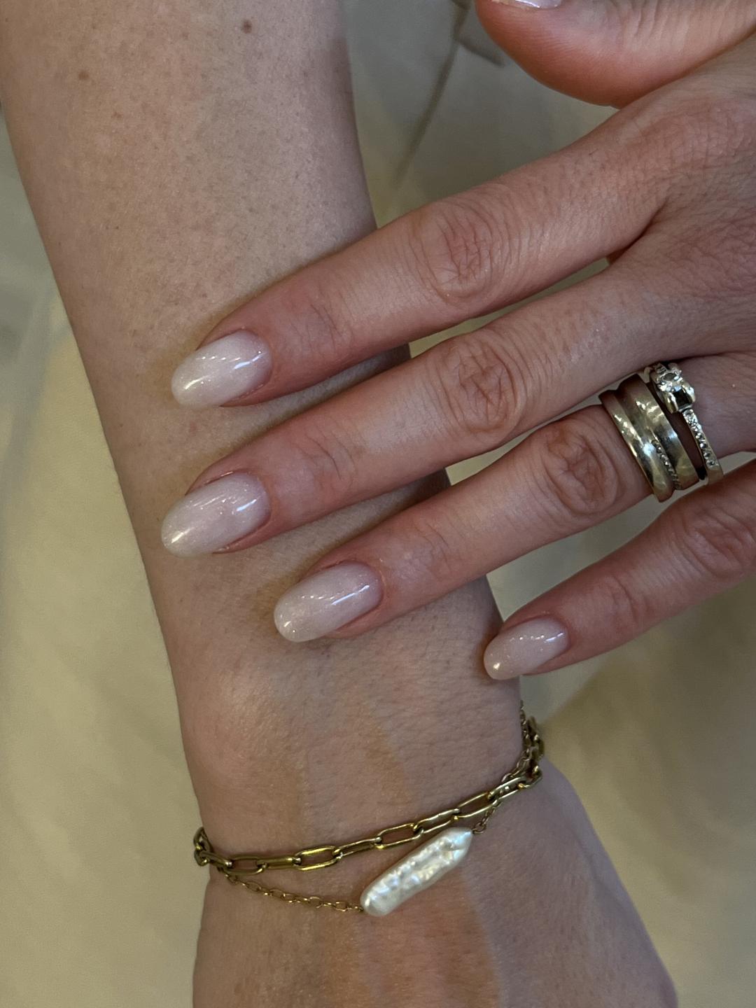 Mia’s Beautique #zagreb Gel lak Comby manikura i gradivni trajni lak -ruke