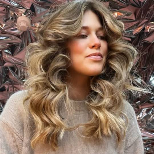 Kudos Hair #zagreb Feniranje i stiliziranje Talijanski valovi - duga kosa