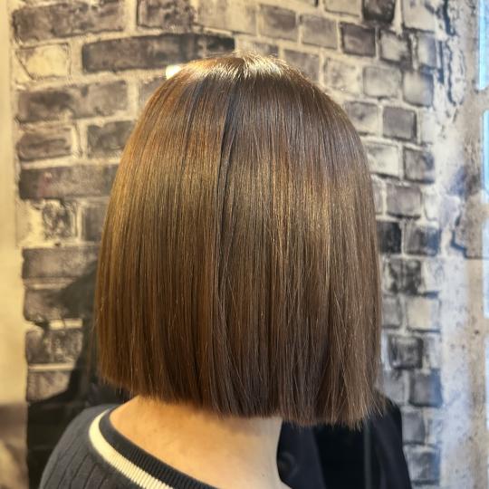 Frizerski salon M #zagreb Bojanje kose Bojanje cijele dužine + pranje kose + žensko šišanje + fe