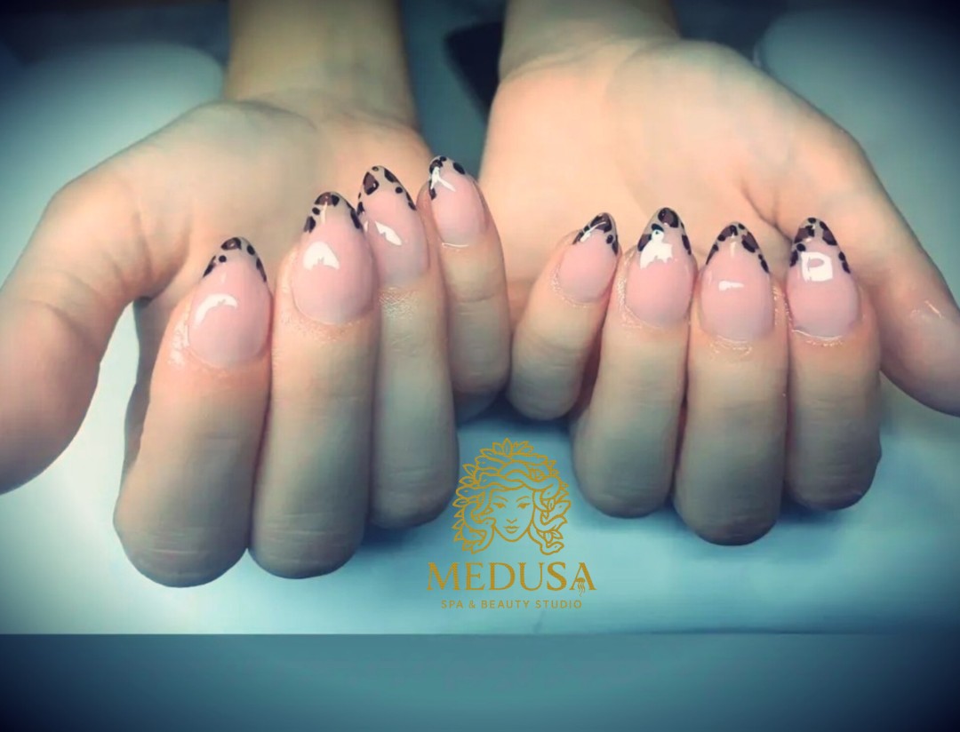 Medusa #osijek Nadogradnja noktiju Ugradnja noktiju - M dužina