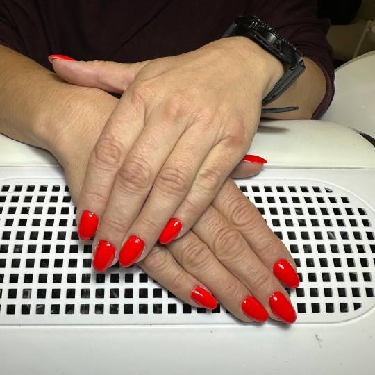 Glow Differently #zagreb Nadogradnja noktiju Ugradnja noktiju - S dužina