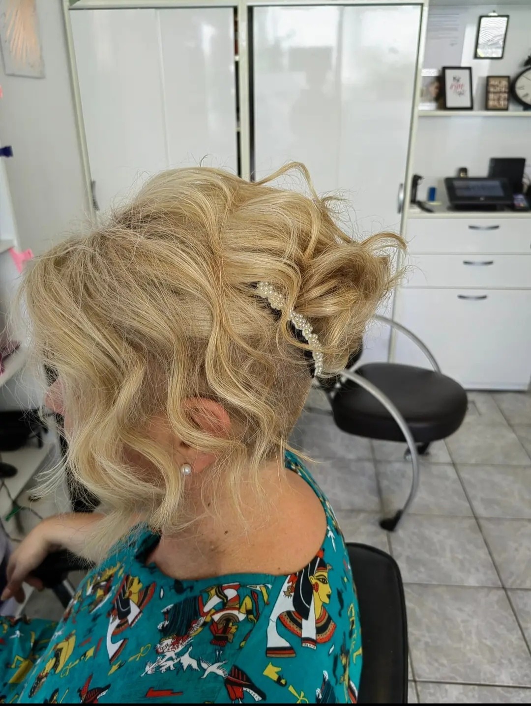 Wikleraj & Frajeraj #zagreb Svečane i frizure za svadbu