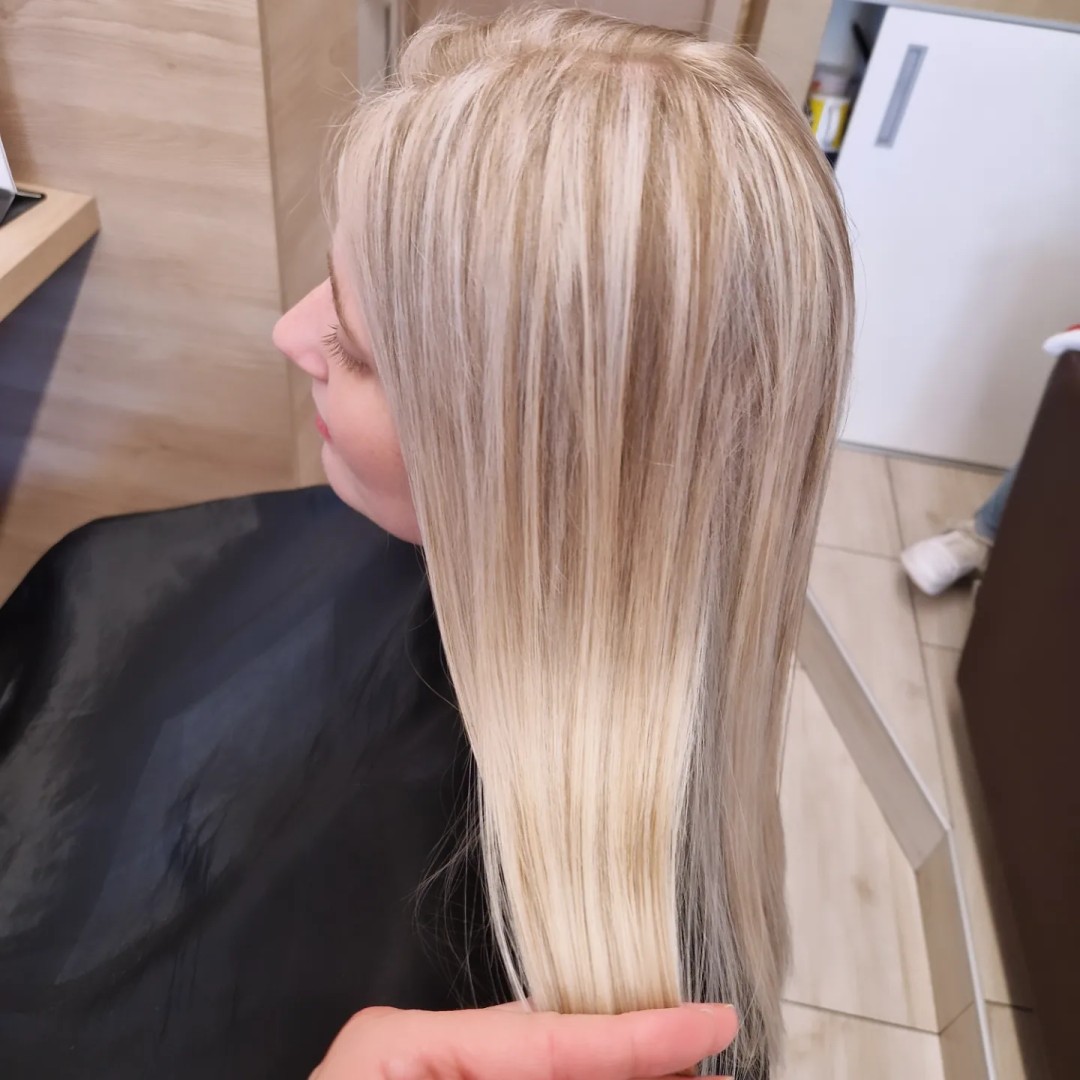 Dvobojni pramenovi na foliju cijele glave - ekstra duga kosa - Frizerski salon W, Zagreb Pramenovi Frizerski saloni Pramenovi, Zagreb, Trešnjevka – sjever