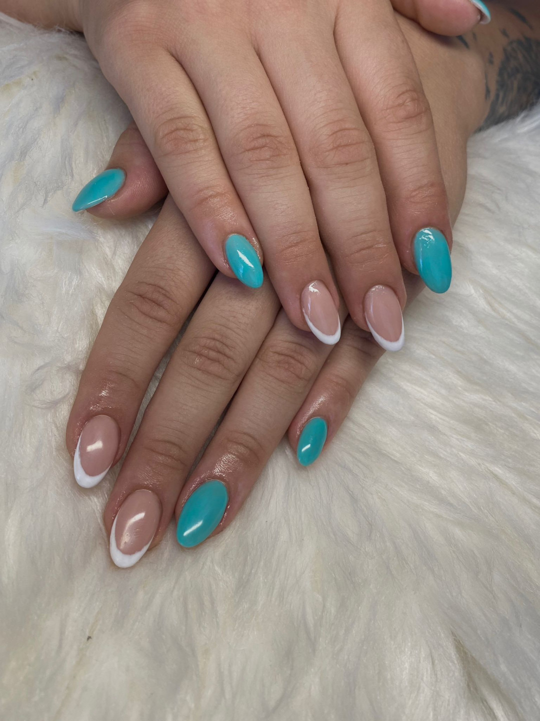 FeelUnique #zagreb Nadogradnja noktiju Ugradnja noktiju gel M dužina