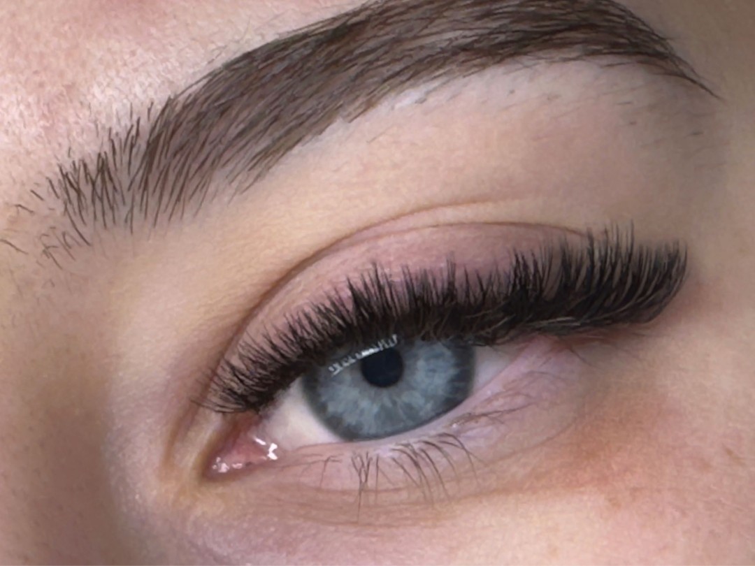 Ugradnja volumenskih trepavica - MOELL beauty, Zagreb Nadogradnja trepavica Lice Nadogradnja trepavica, Zagreb, Peščenica – Žitnjak