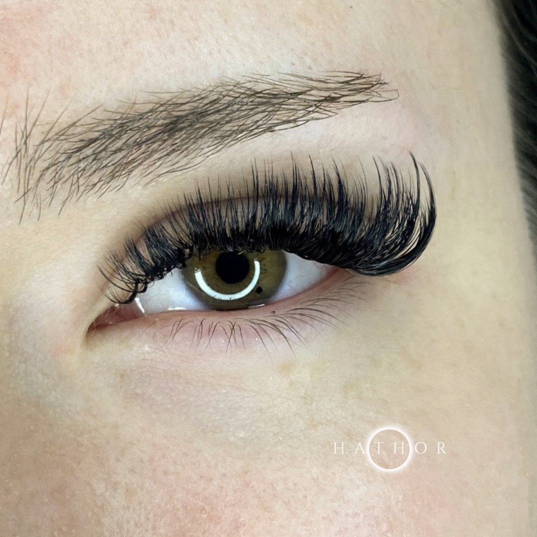 Hathor beauty room #zagreb Nadogradnja trepavica Ugradnja trepavica - ruski volumen