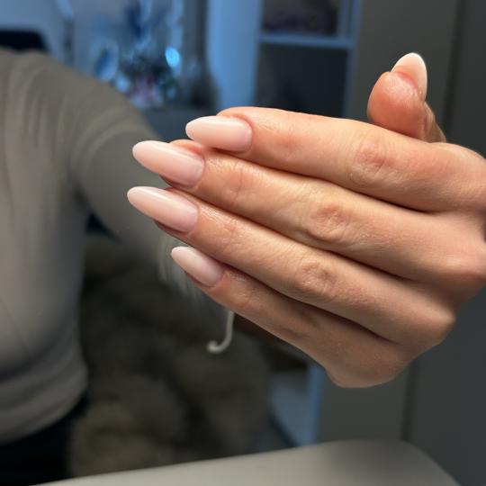 LoveGlam beauty studio #zagreb Manikura Ugradnja noktiju - M dužina